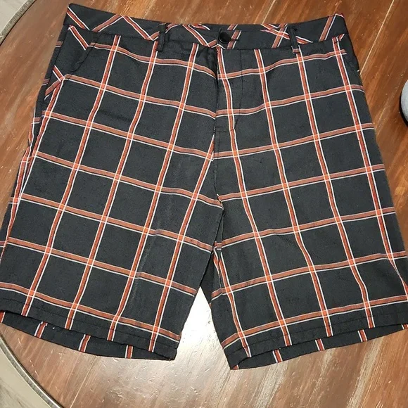 Rip Curl Black and Red Plaid Golf Shorts (0747) - Picture 1 of 6